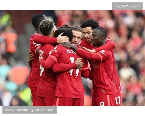 英超球衣赞助收入三年暴涨42%,曼联阿迪协议领跑商业版图 英超球衣赞助收入三年暴涨42%,曼联阿迪协议领跑商业版图