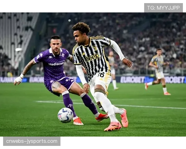 即时：亚特兰大1-0领先佛罗伦萨，斯卡马卡开场第7分钟头球破门